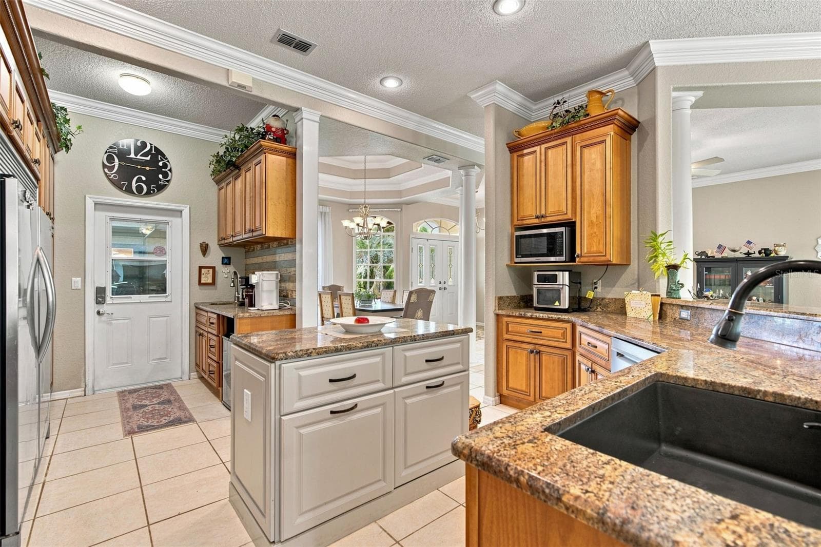 Single Family Residence at 2168 W BEGONIA DR, BEVERLY HILLS, photo 17 of 54