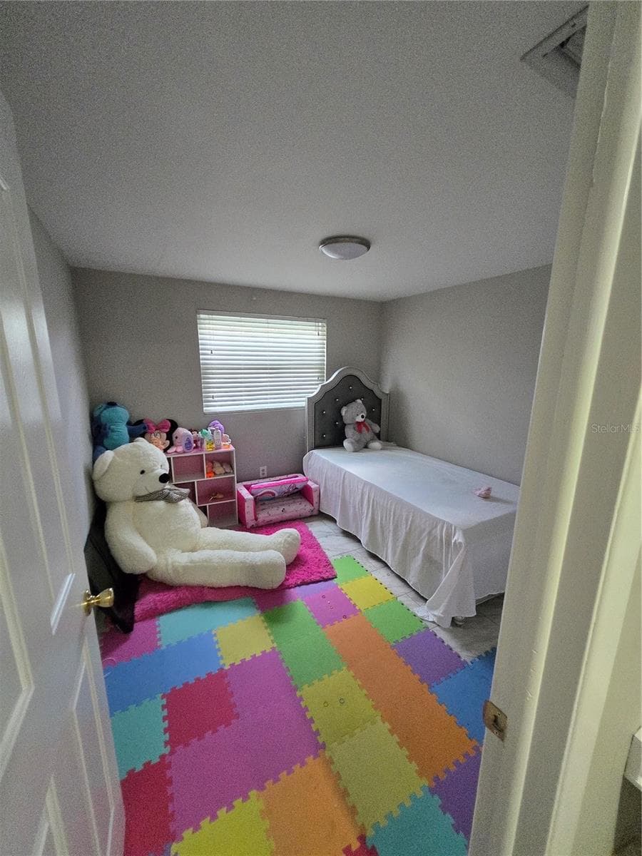 Single Family Residence at 7710 W HANNA AVE, TAMPA, photo 13 of 24