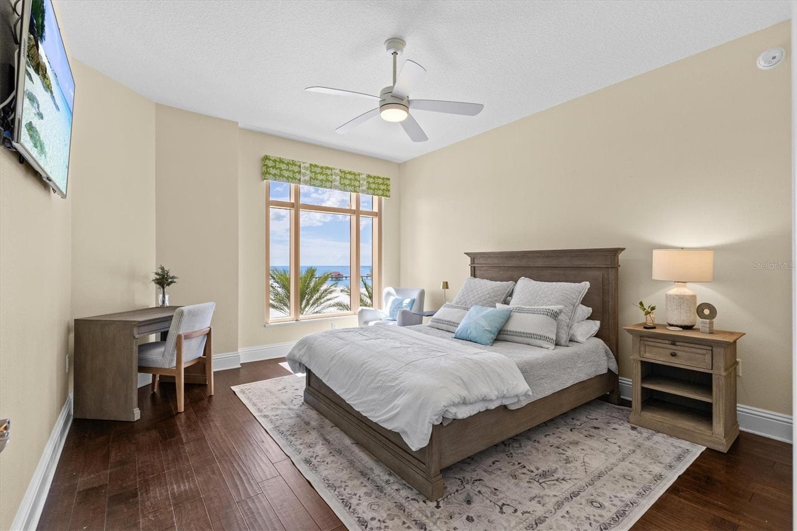 2nd bedroom with wood floors - 11 BAYMONT ST #703, CLEARWATER