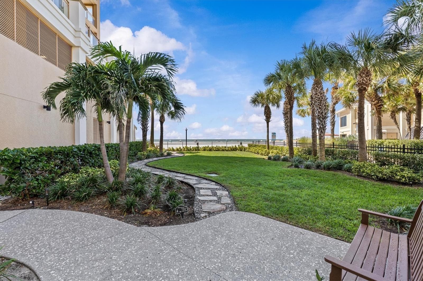 Dog park area - 11 BAYMONT ST #703, CLEARWATER