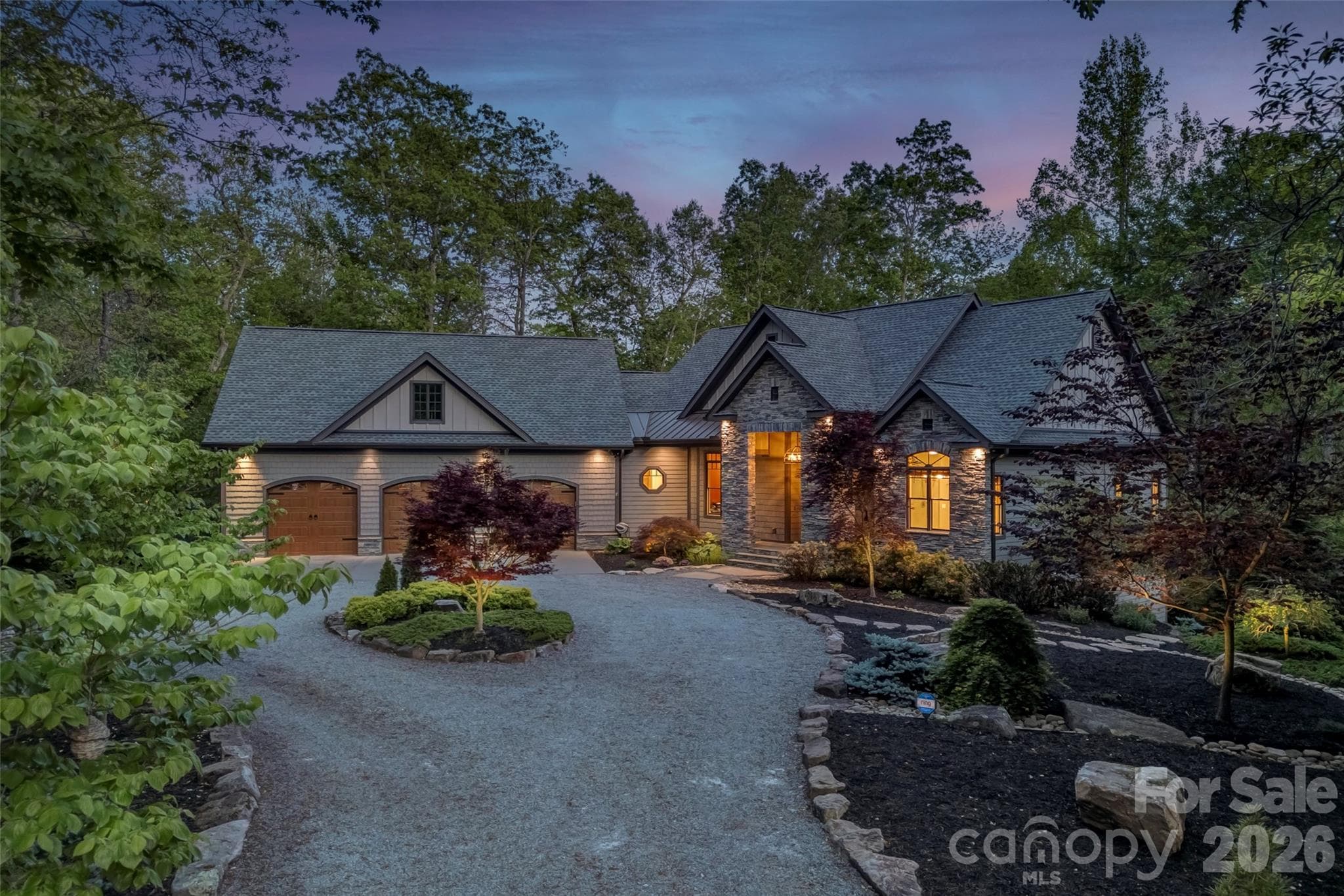 Wonderful flat drive with easy circular for in and out - 359 New Castle Road, Brevard