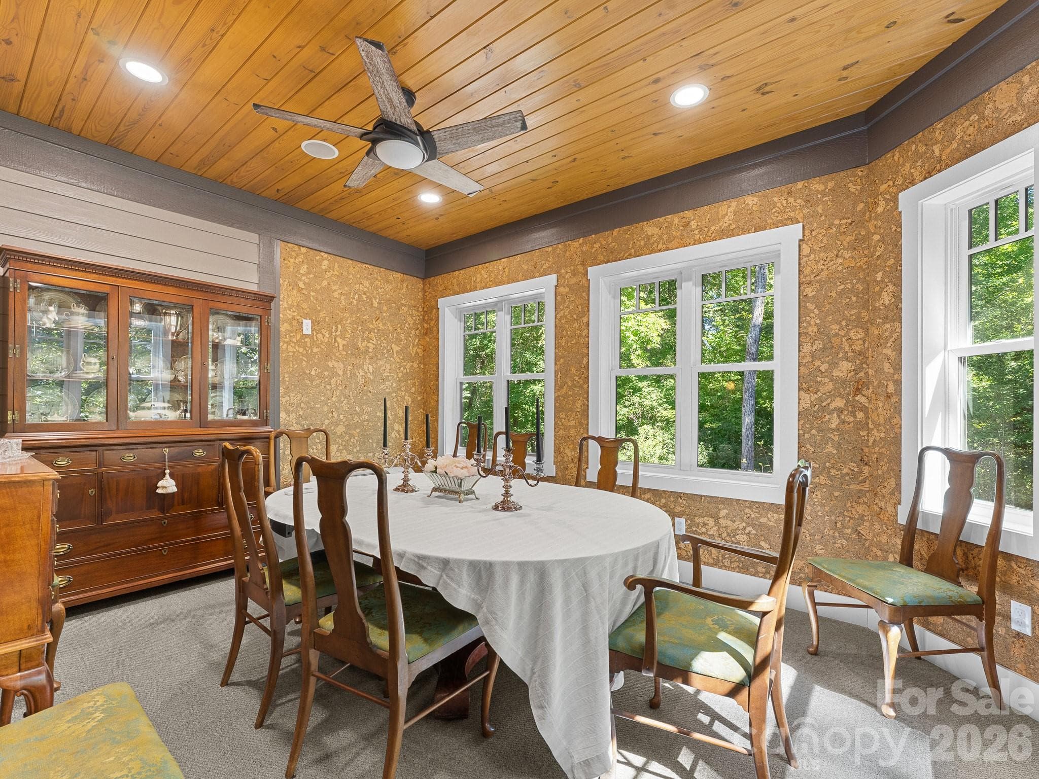Intimate dining room for family and friend gatherings - 359 New Castle Road, Brevard