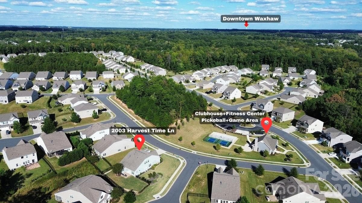 Steps away from amenities and minutes to Downtown Waxhaw - 2003 Harvest Time Lane, Waxhaw