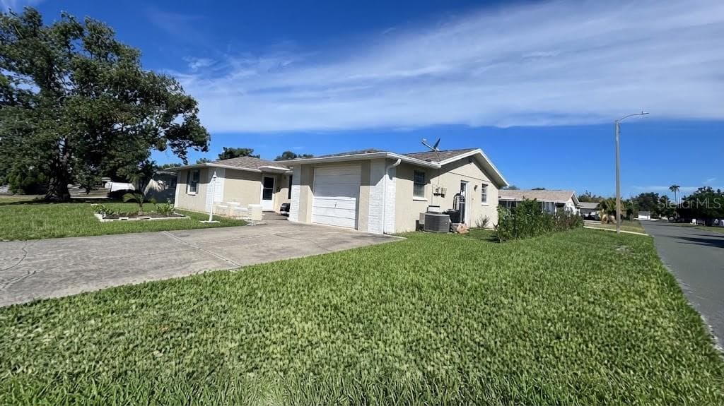 Single Family Residence at 7815 GREYBIRCH TER, PORT RICHEY, photo 2 of 20