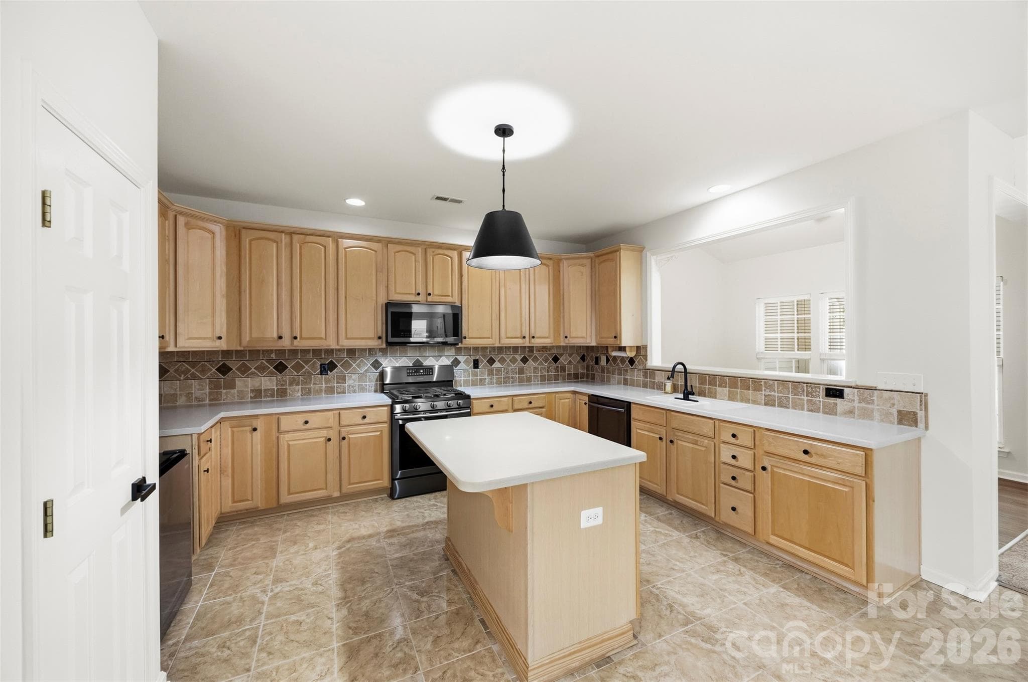 Townhouse at 14569 Greenpoint Lane, Huntersville, photo 12 of 47