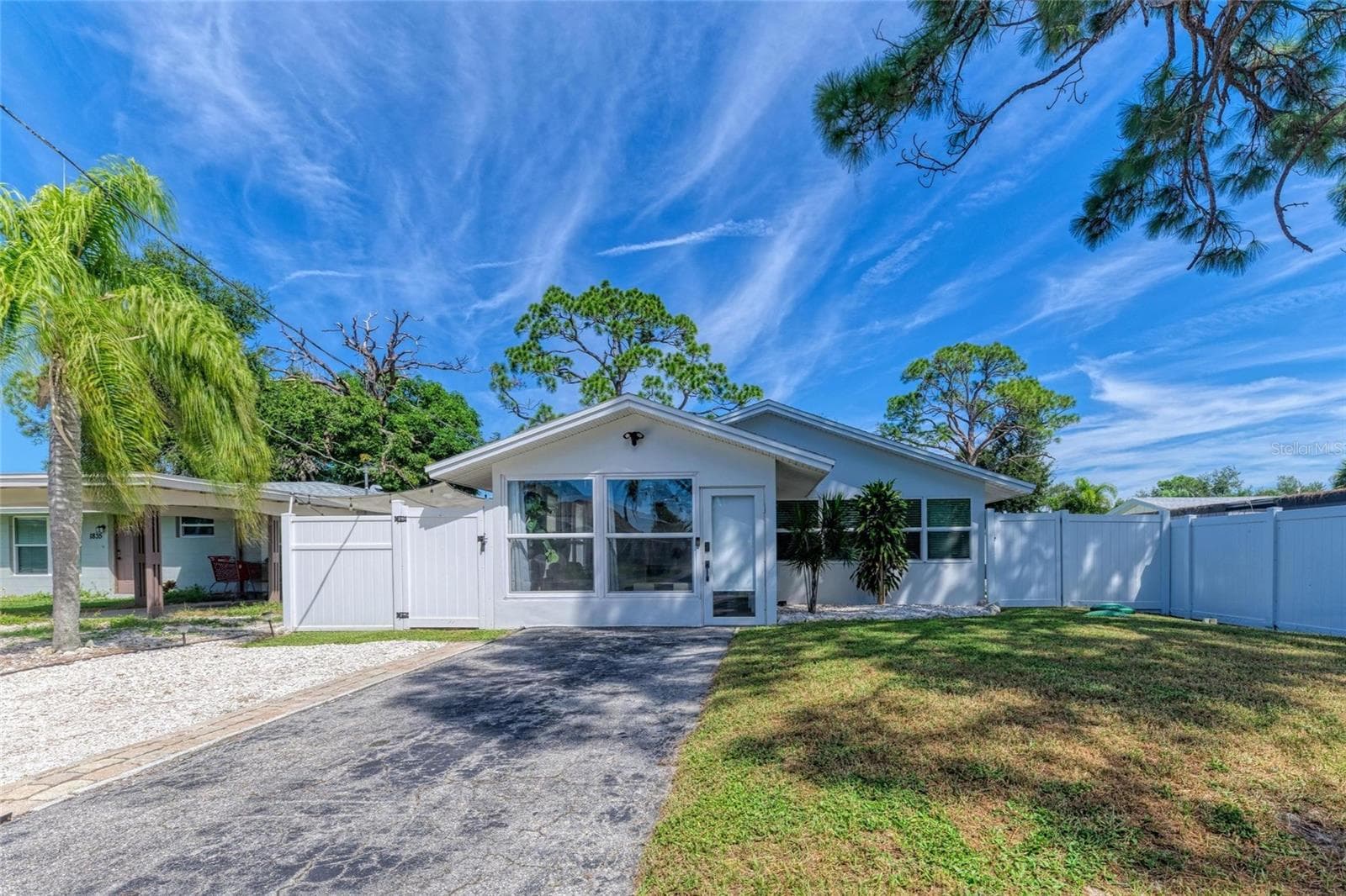 Single Family Residence at 1841 JOYCE ST, SARASOTA, photo 17 of 96