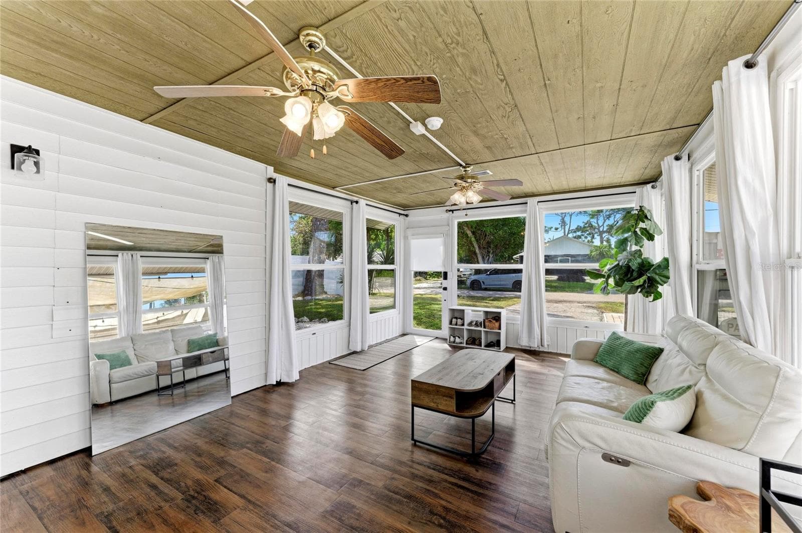 Single Family Residence at 1841 JOYCE ST, SARASOTA, photo 20 of 96