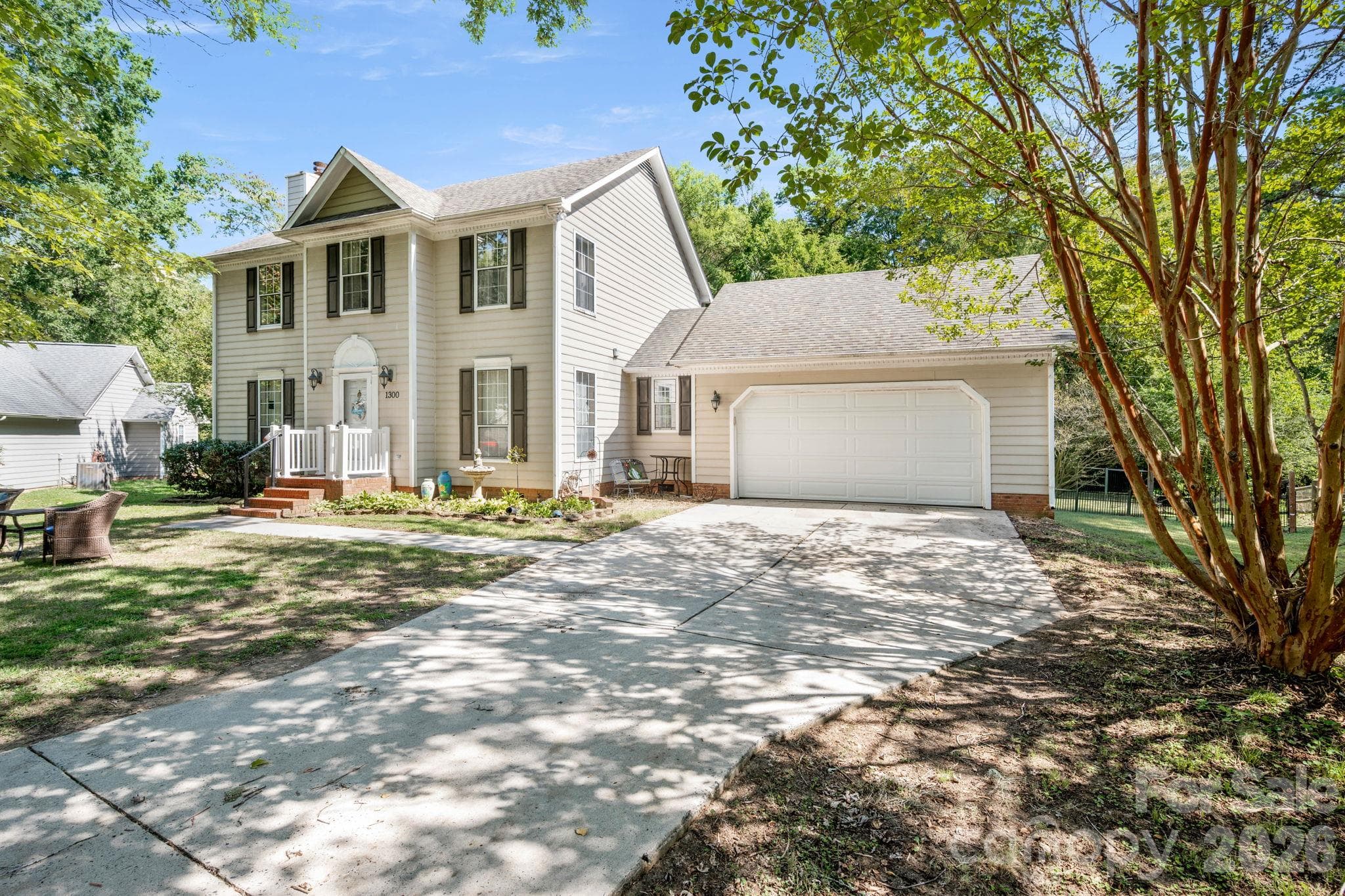 Single Family Residence at 1300 Sugar Hollow Drive, Charlotte, photo 2 of 28