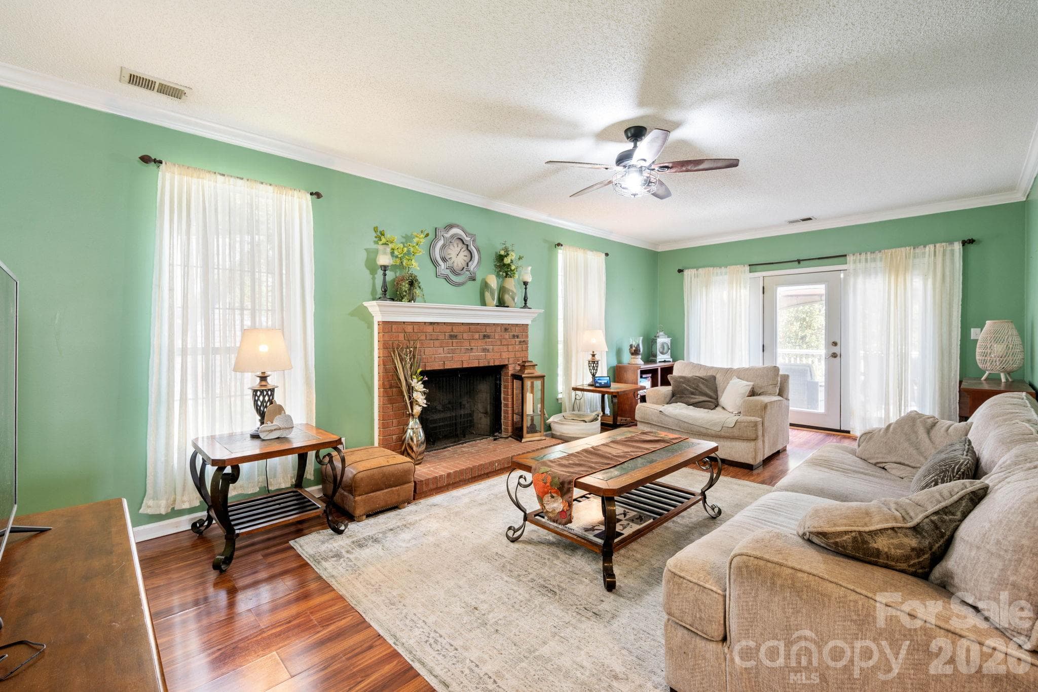 Single Family Residence at 1300 Sugar Hollow Drive, Charlotte, photo 4 of 28