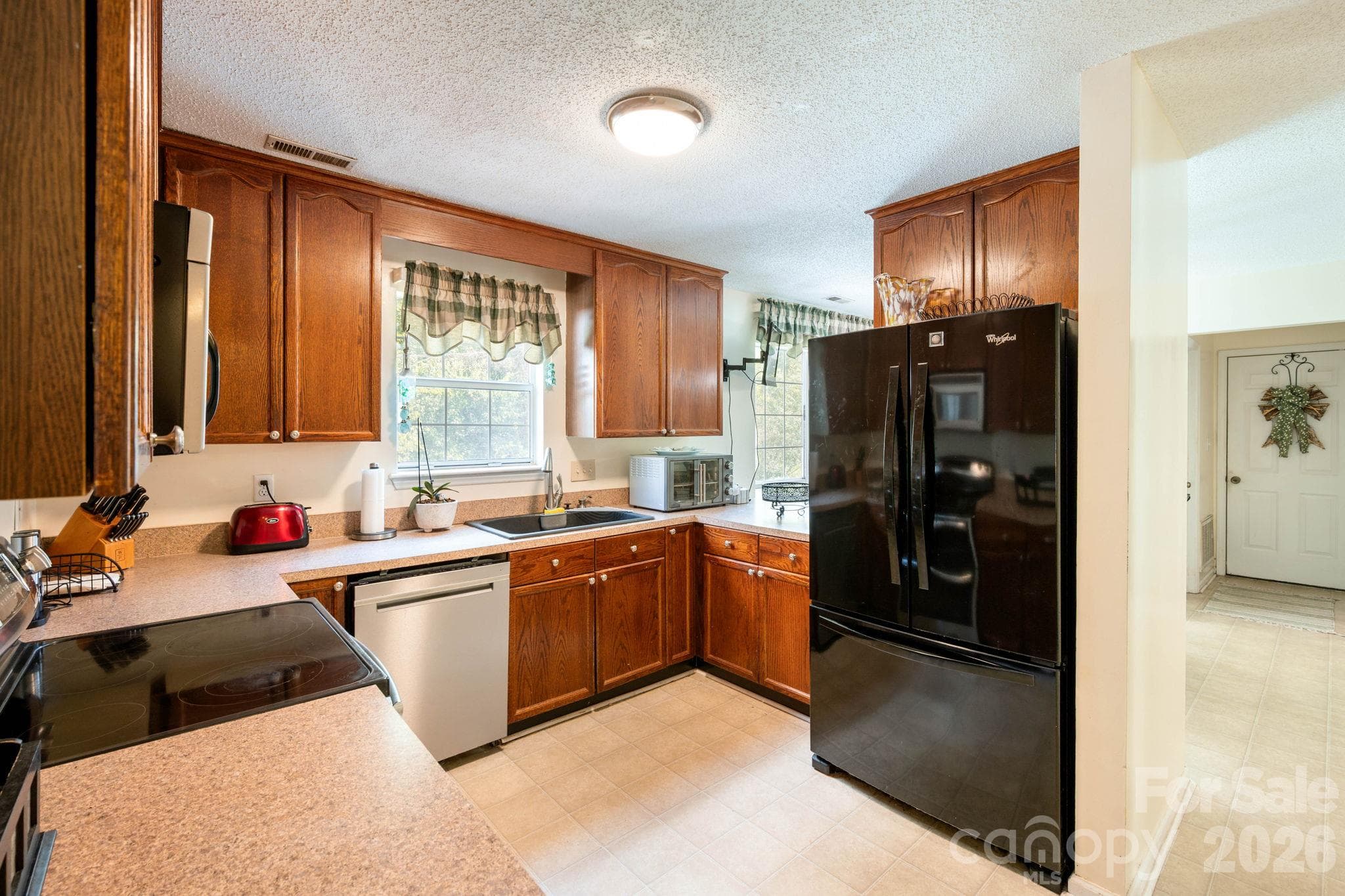 Single Family Residence at 1300 Sugar Hollow Drive, Charlotte, photo 8 of 28