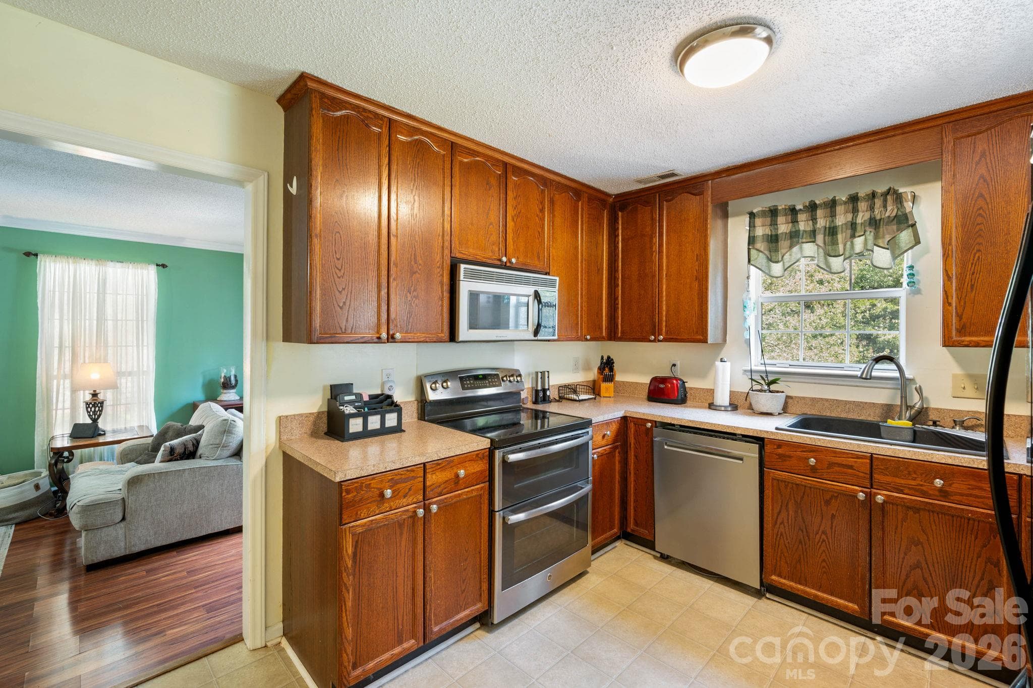 Single Family Residence at 1300 Sugar Hollow Drive, Charlotte, photo 9 of 28