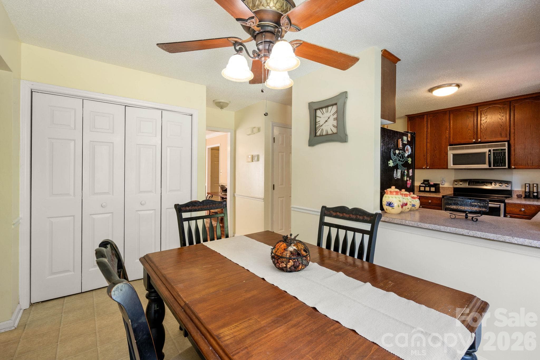 Single Family Residence at 1300 Sugar Hollow Drive, Charlotte, photo 10 of 28
