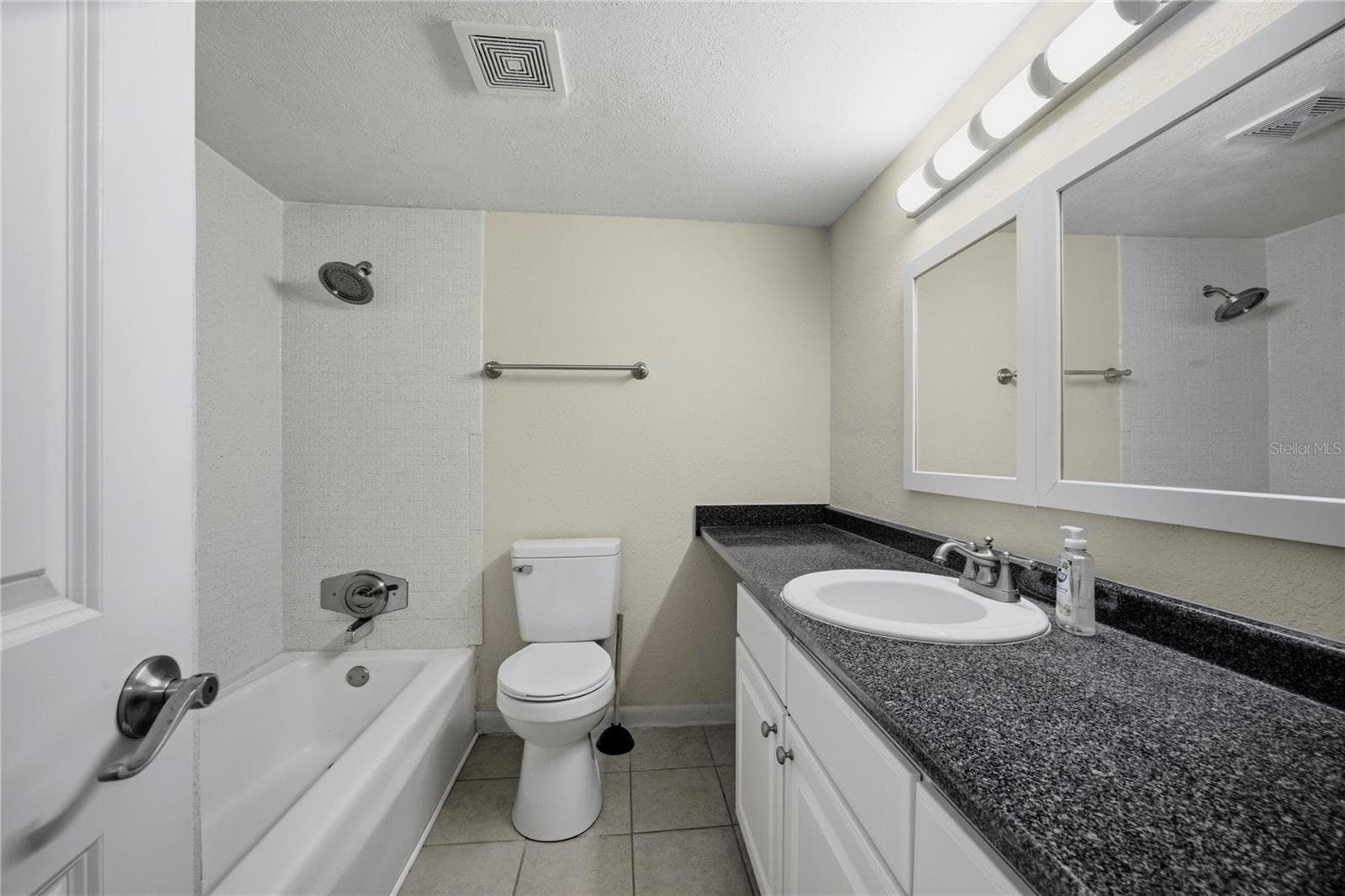 Condominium at 507 NW 39TH RD #122, GAINESVILLE, photo 25 of 36
