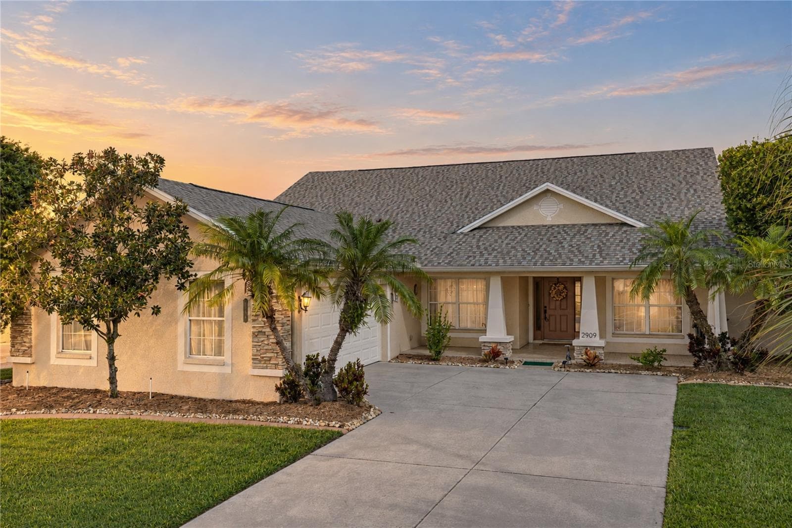 2909 BLACKWATER CREEK DR