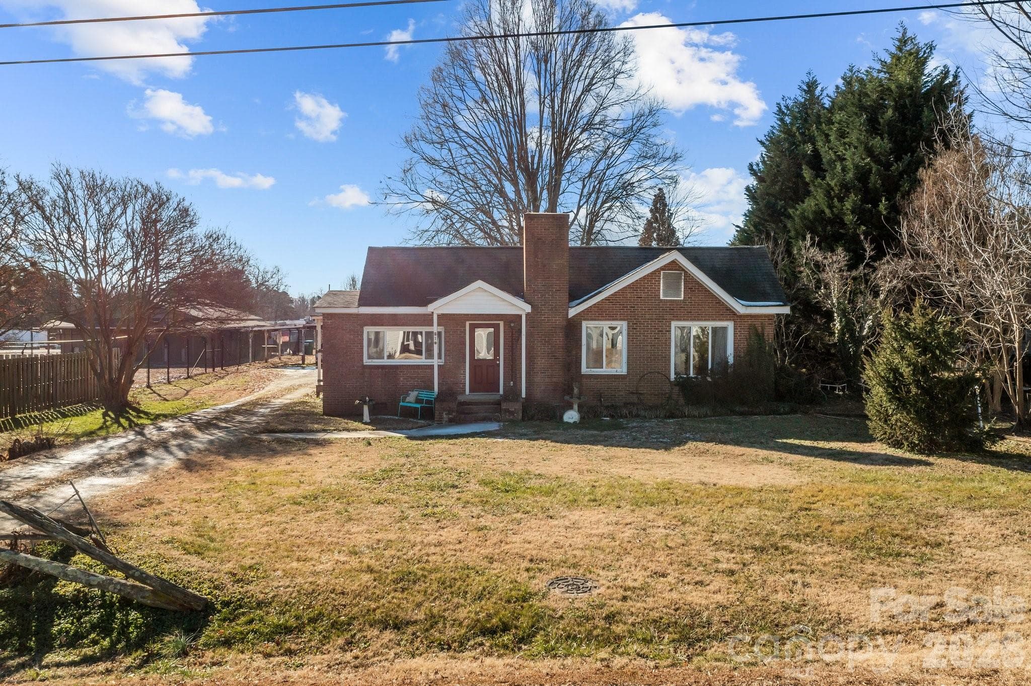 810 E Mills St - 814 E Mills Drive, Landis