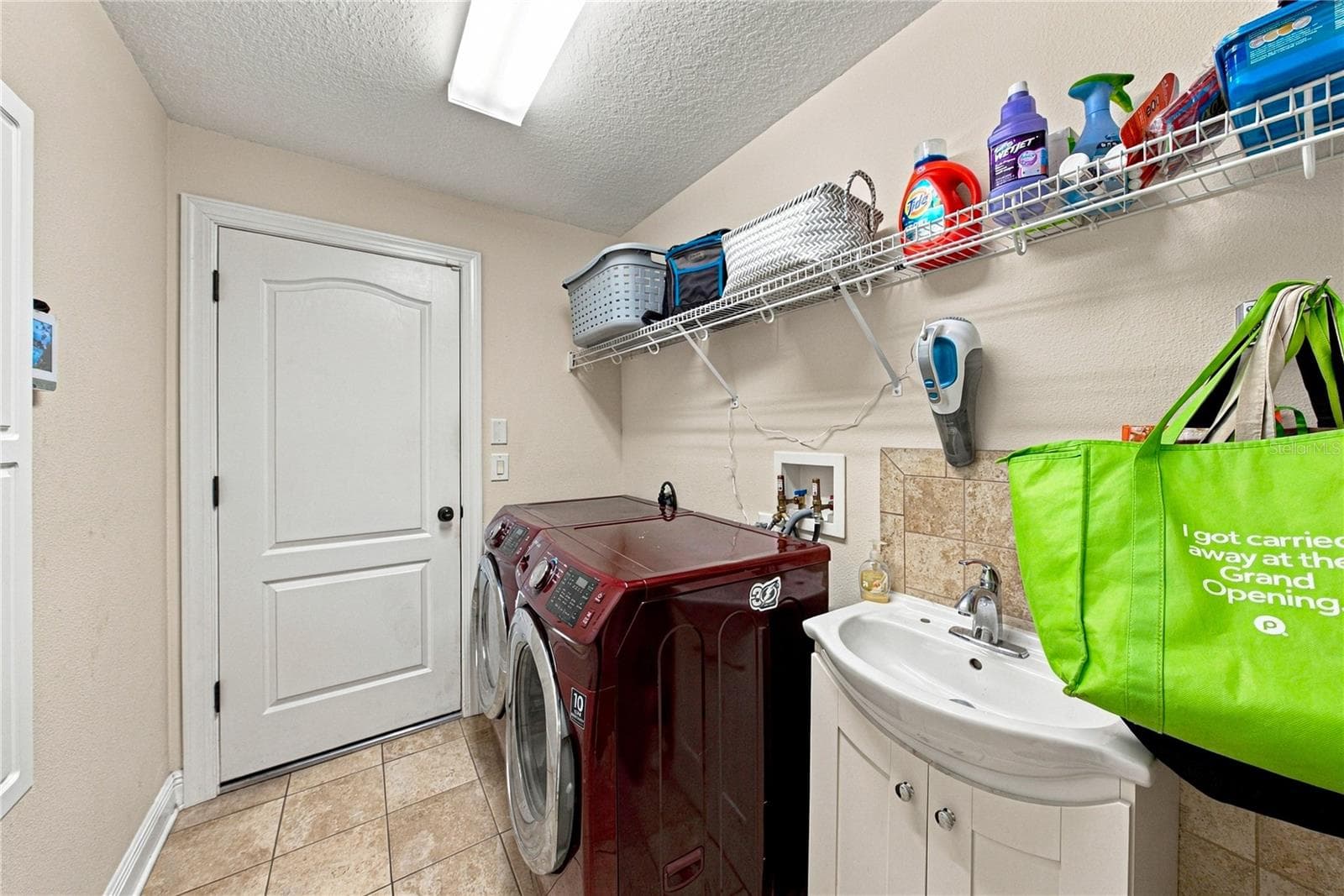 Single Family Residence at 2909 BLACKWATER CREEK DR, LAKELAND, photo 28 of 47