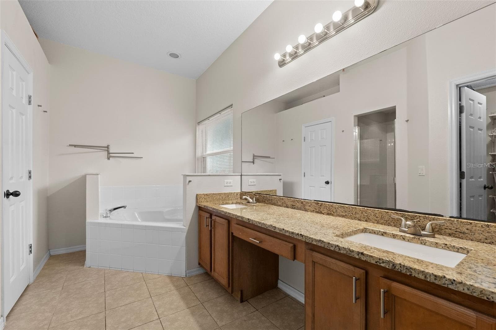 Single Family Residence at 1532 NIGHTFALL DR, CLERMONT, photo 14 of 33