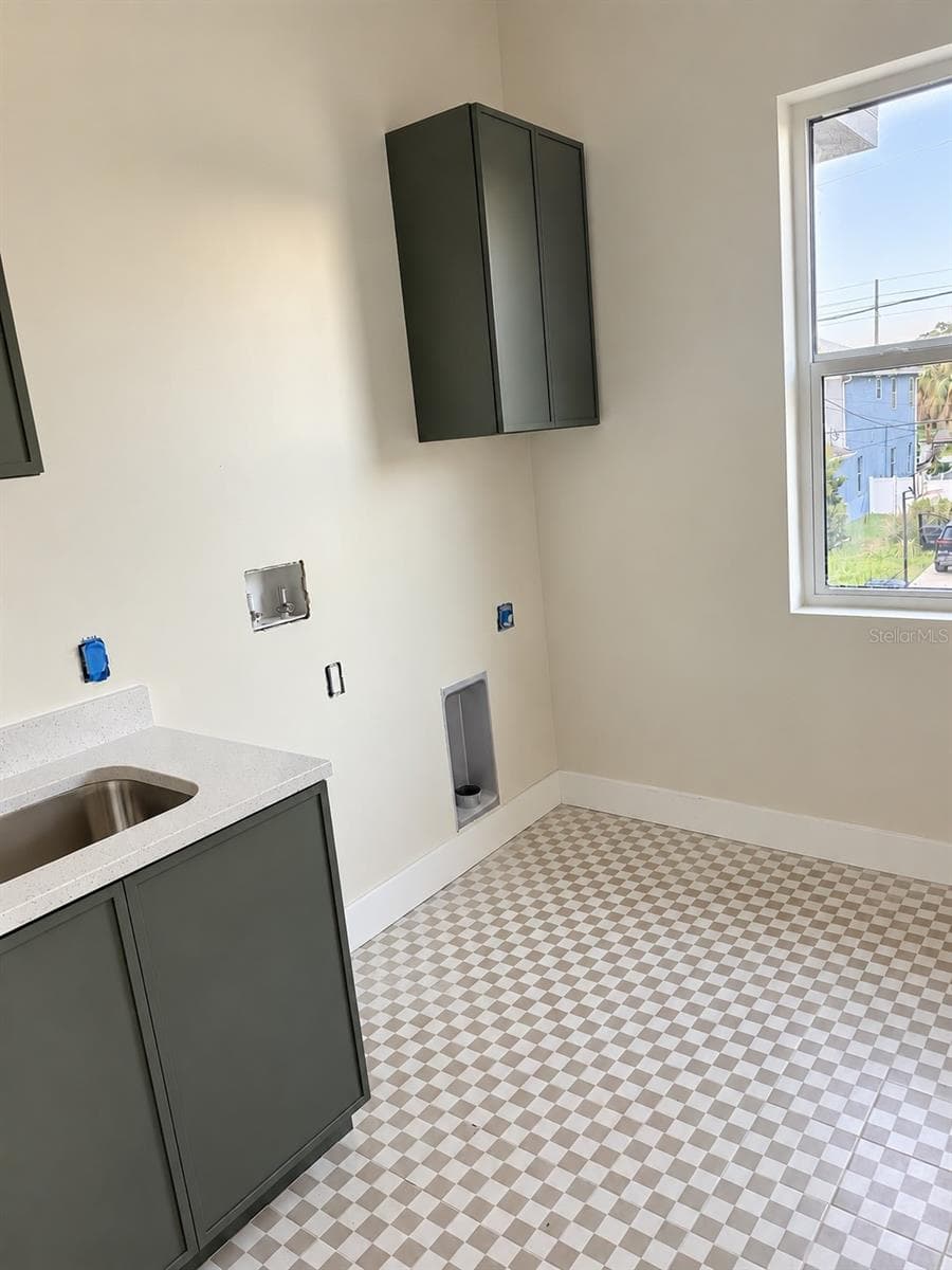 Laundry - 205 N WOODLYNNE AVE, TAMPA