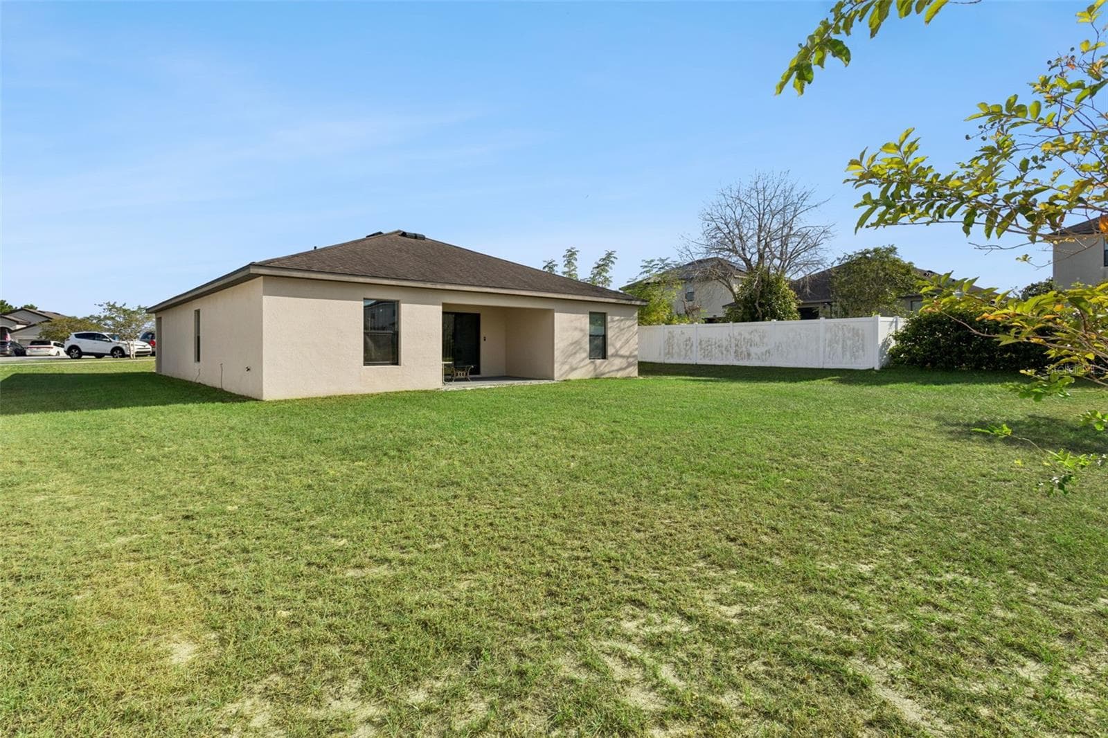 ROOM FOR POOL! - 955 ASPEN VIEW CIR, GROVELAND
