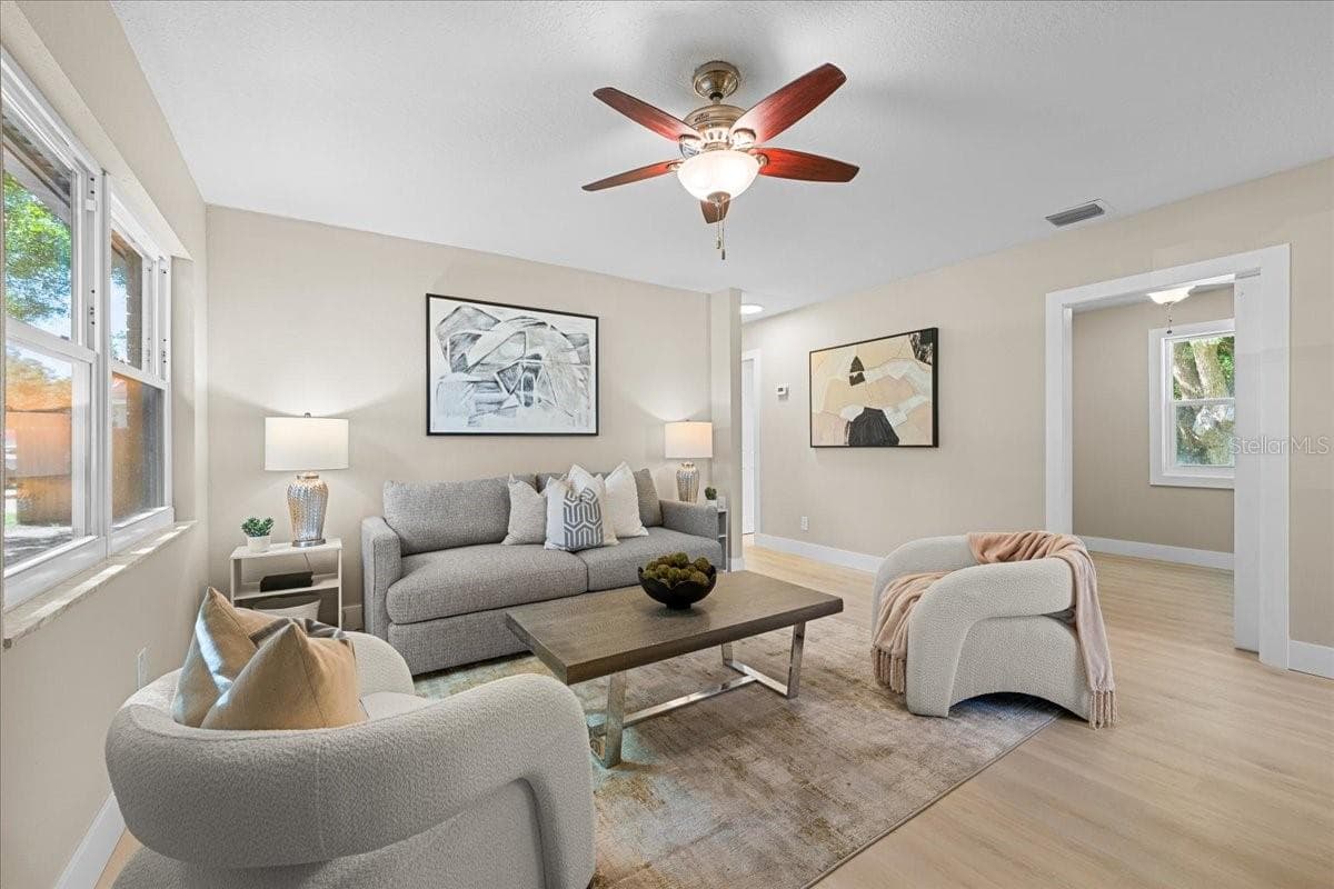 Single Family Residence at 14756 MOCKINGBIRD LN E, CLEARWATER, photo 5 of 51