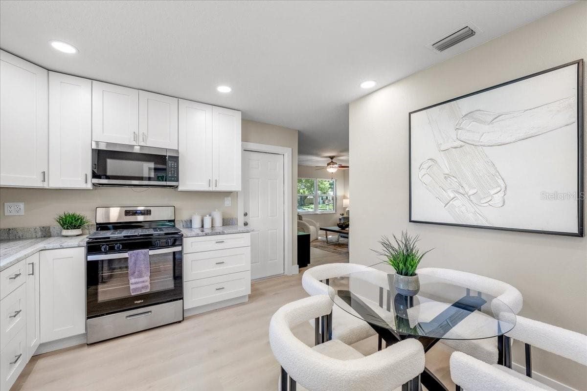 Single Family Residence at 14756 MOCKINGBIRD LN E, CLEARWATER, photo 12 of 51