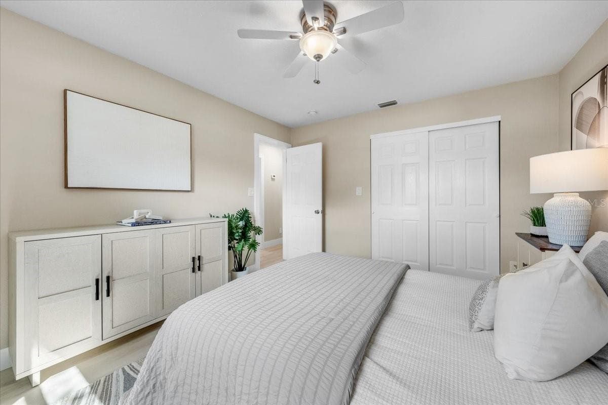 Single Family Residence at 14756 MOCKINGBIRD LN E, CLEARWATER, photo 23 of 51