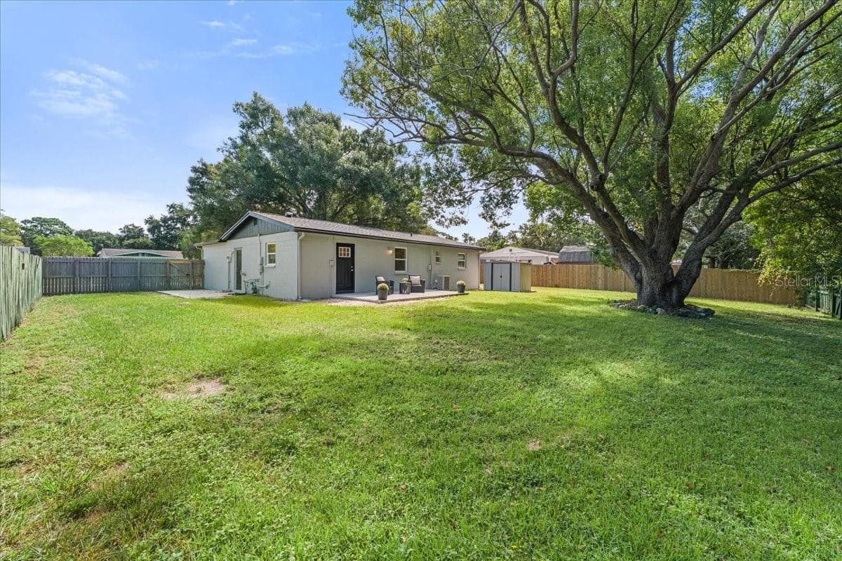 Single Family Residence at 14756 MOCKINGBIRD LN E, CLEARWATER, photo 32 of 51