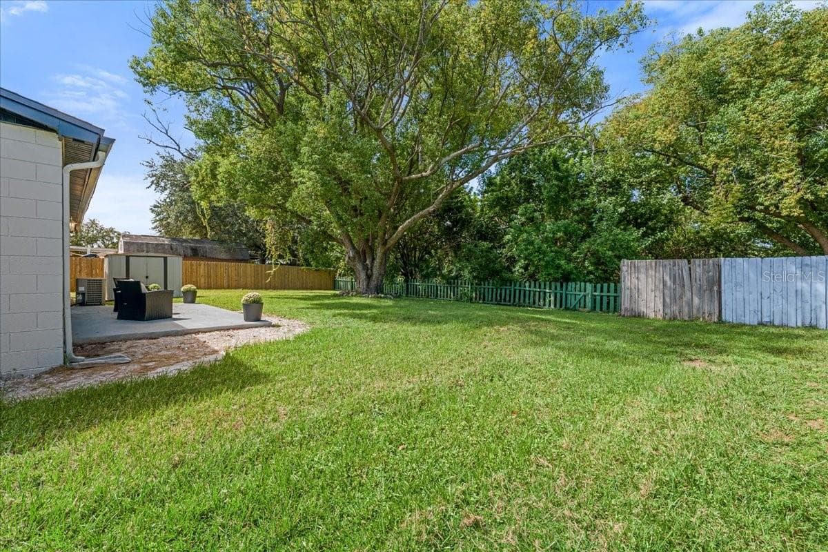 Single Family Residence at 14756 MOCKINGBIRD LN E, CLEARWATER, photo 33 of 51