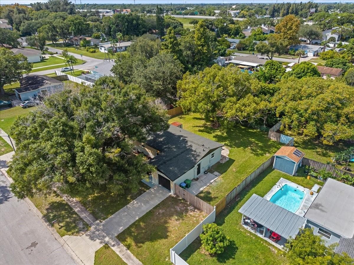 Single Family Residence at 14756 MOCKINGBIRD LN E, CLEARWATER, photo 36 of 51