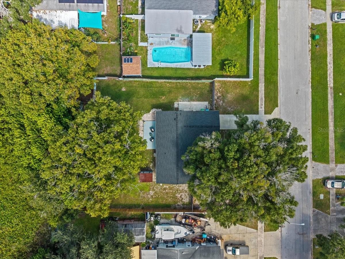 Single Family Residence at 14756 MOCKINGBIRD LN E, CLEARWATER, photo 37 of 51
