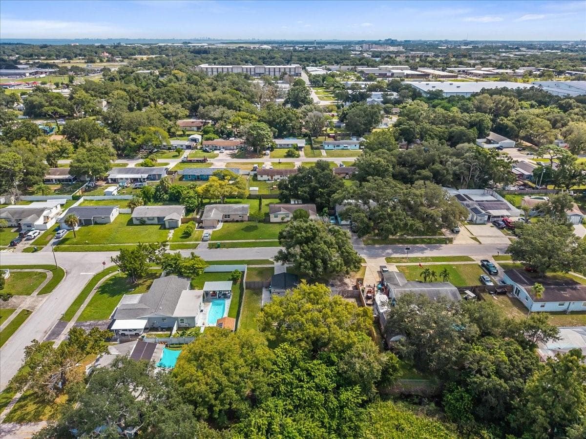 Single Family Residence at 14756 MOCKINGBIRD LN E, CLEARWATER, photo 47 of 51