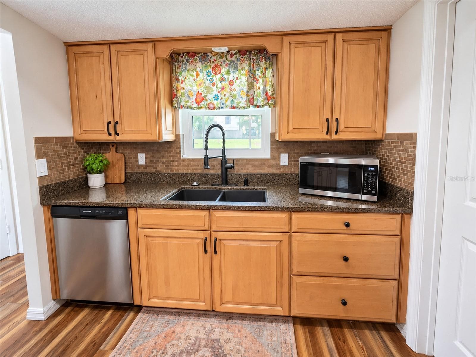 Virtual Staged - 5054 SAN JOSE DR, SARASOTA