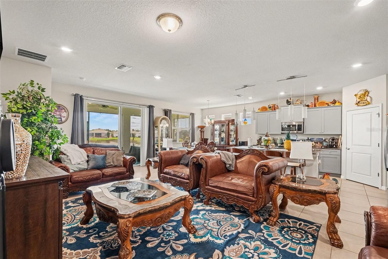 Single Family Residence at 13322 WATERLEAF GARDEN CIR, RIVERVIEW, photo 2 of 15