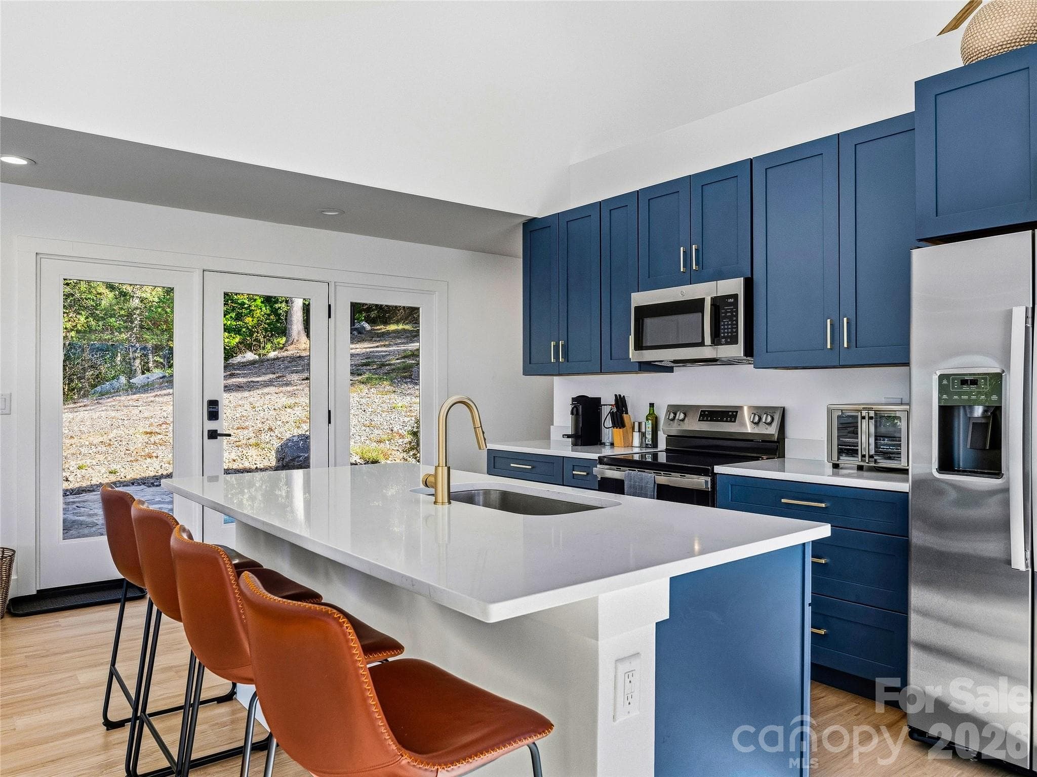 Single Family Residence at 700 Sunnyside Drive, Marshall, photo 6 of 35