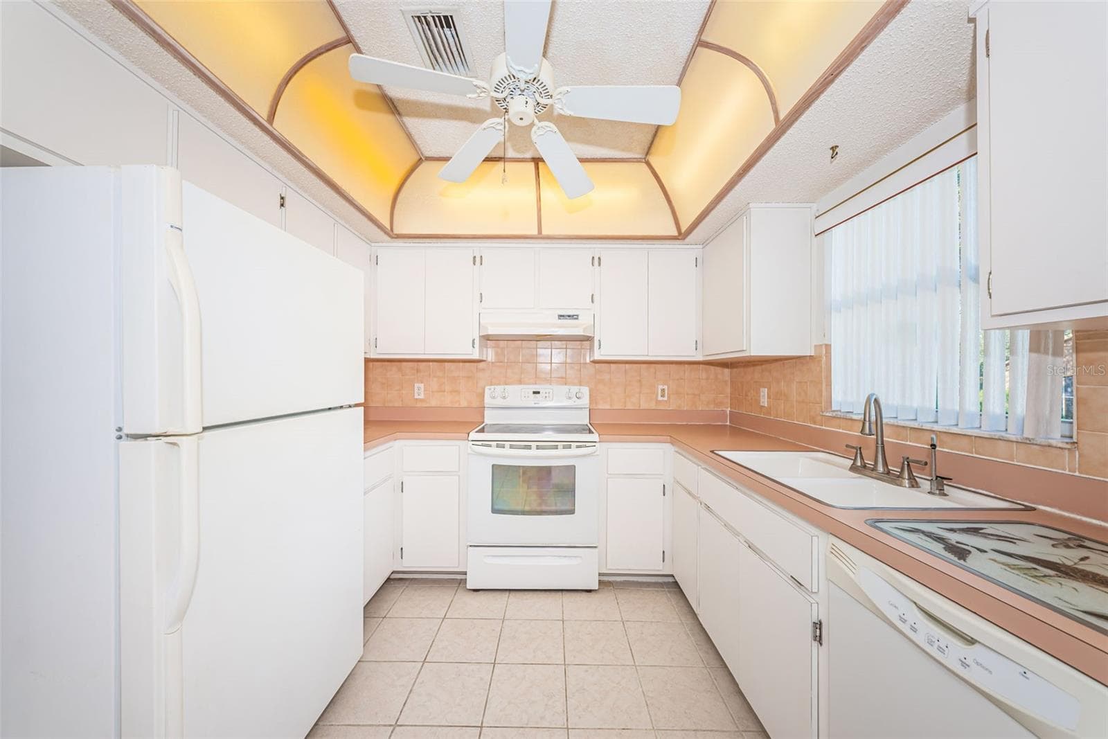Ceramic Tile Floors - 812 HIGH POINT CT, TARPON SPRINGS