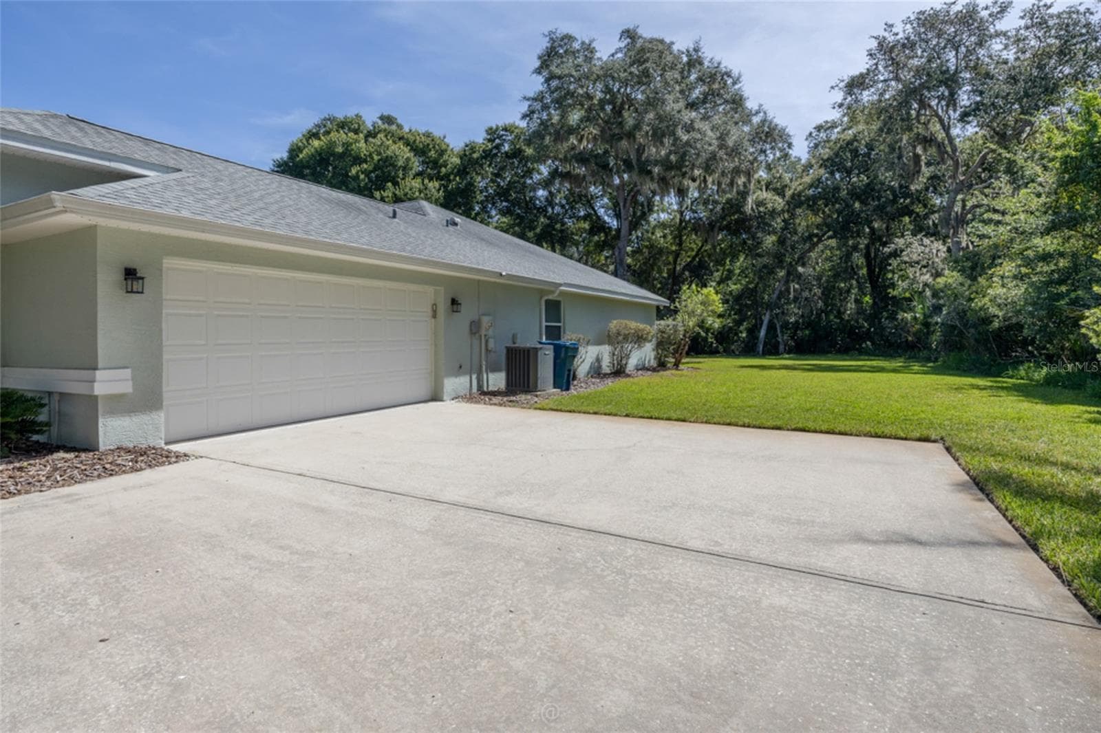 Side entry garage - 3755 CARRICK DR, ORMOND BEACH