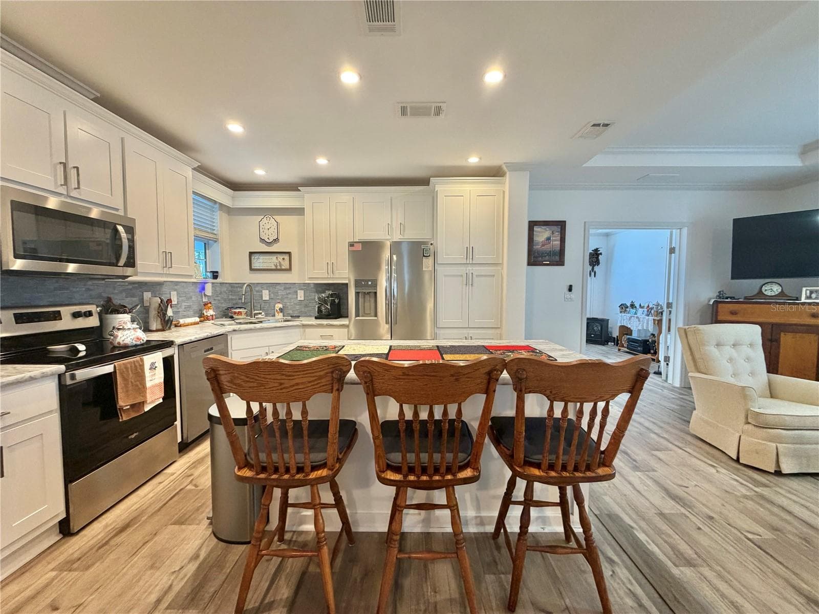 Manufactured Home at 198 JACARANDA DR, LEESBURG, photo 4 of 63