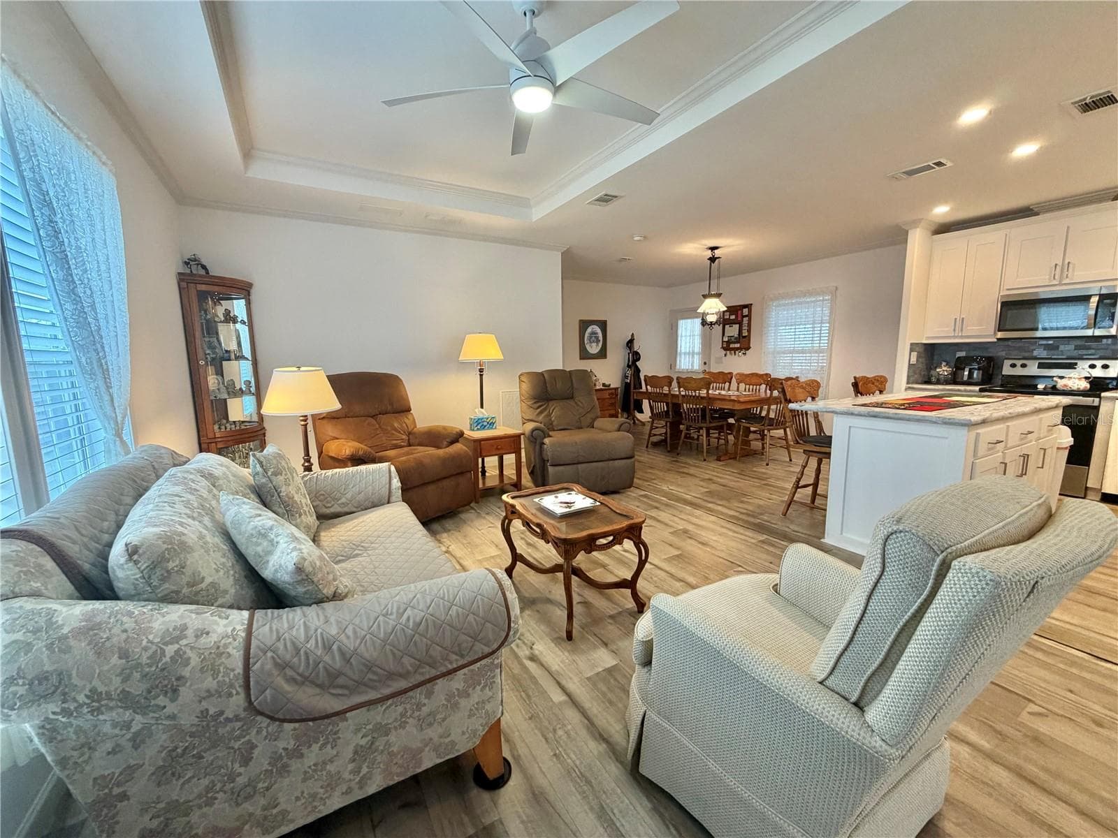Manufactured Home at 198 JACARANDA DR, LEESBURG, photo 8 of 63