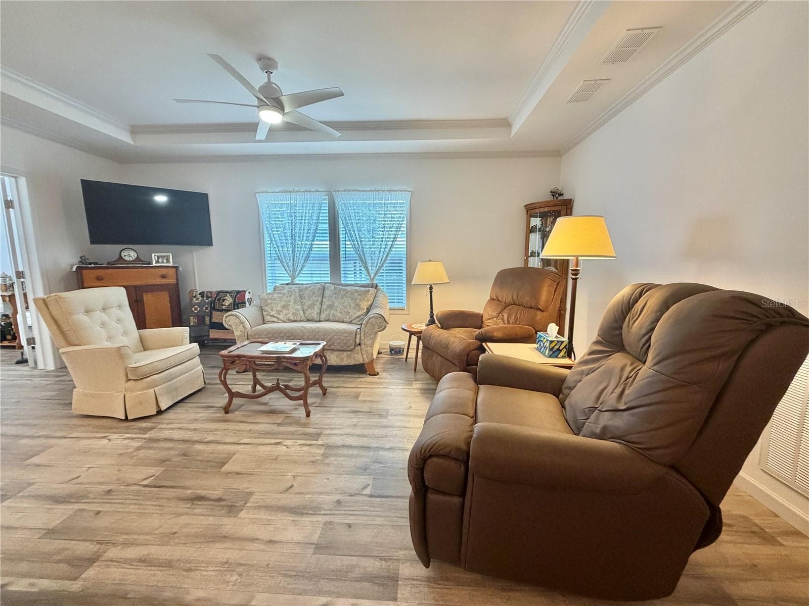 Manufactured Home at 198 JACARANDA DR, LEESBURG, photo 9 of 63