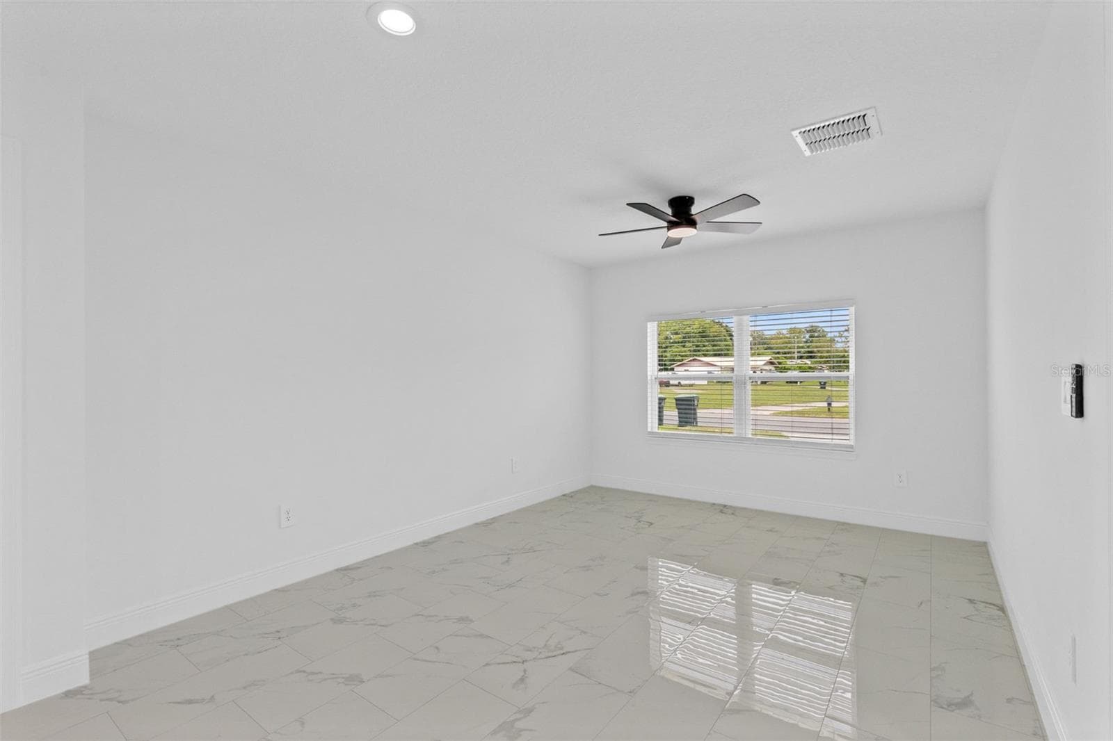 Single Family Residence at 4410 CHATEAU RD, ORLANDO, photo 9 of 27