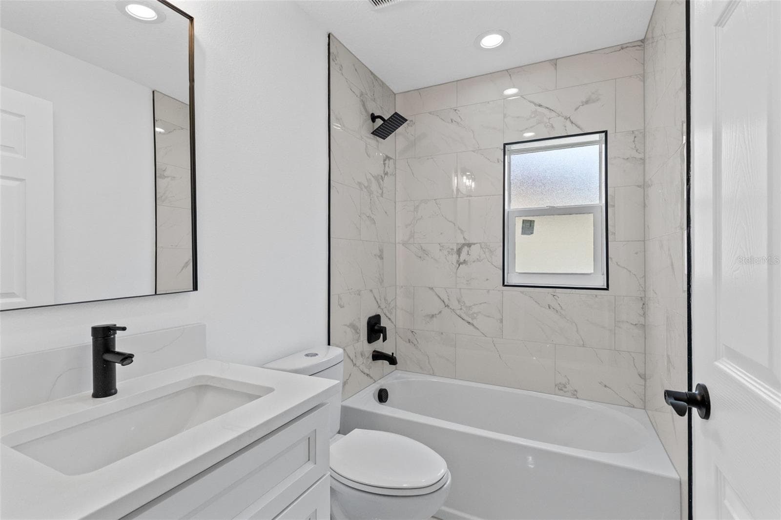 Single Family Residence at 4410 CHATEAU RD, ORLANDO, photo 16 of 27