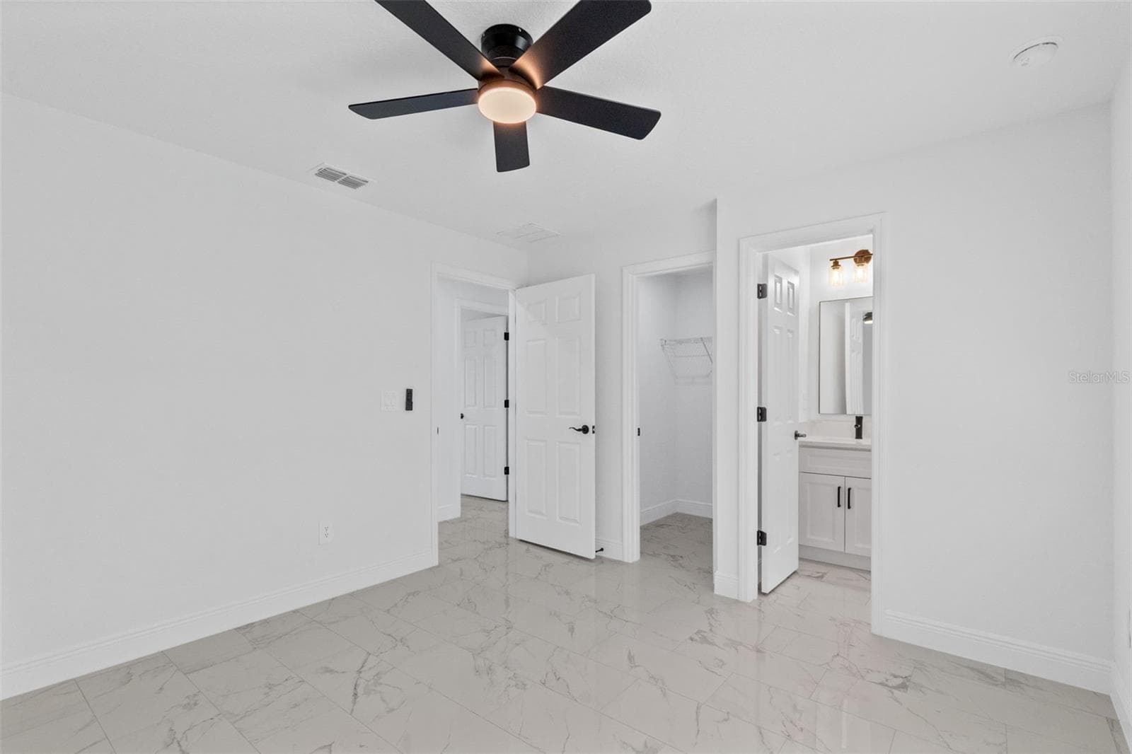 Single Family Residence at 4410 CHATEAU RD, ORLANDO, photo 19 of 27