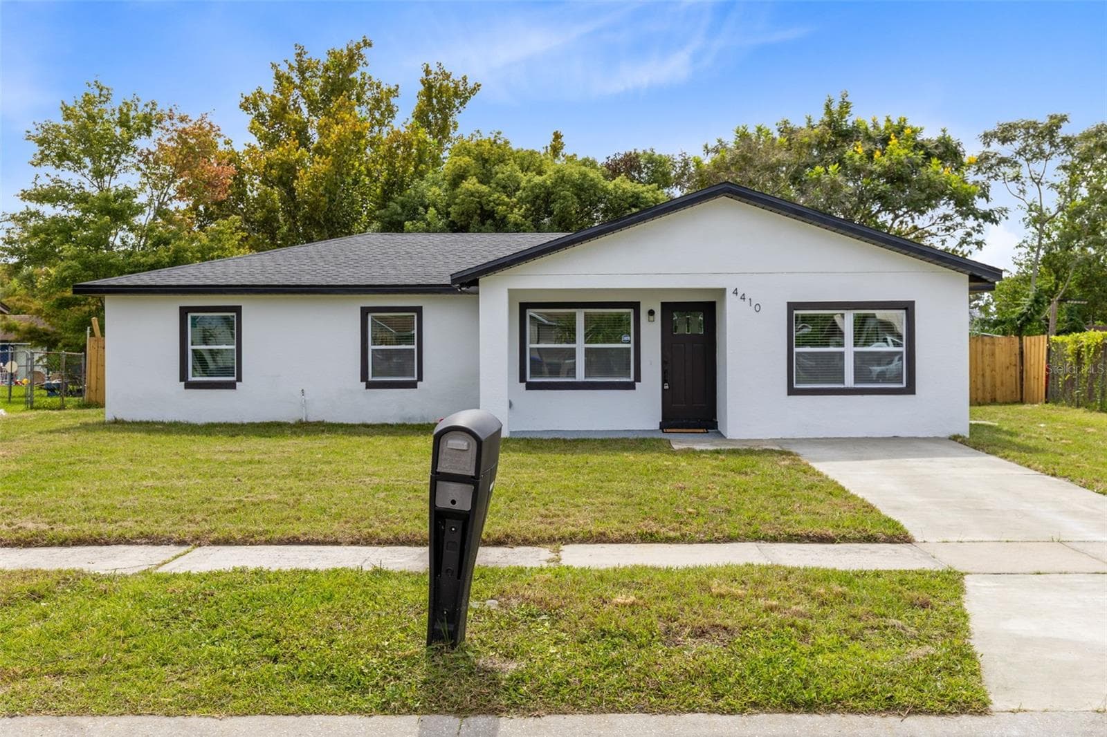 Single Family Residence at 4410 CHATEAU RD, ORLANDO, photo 25 of 27
