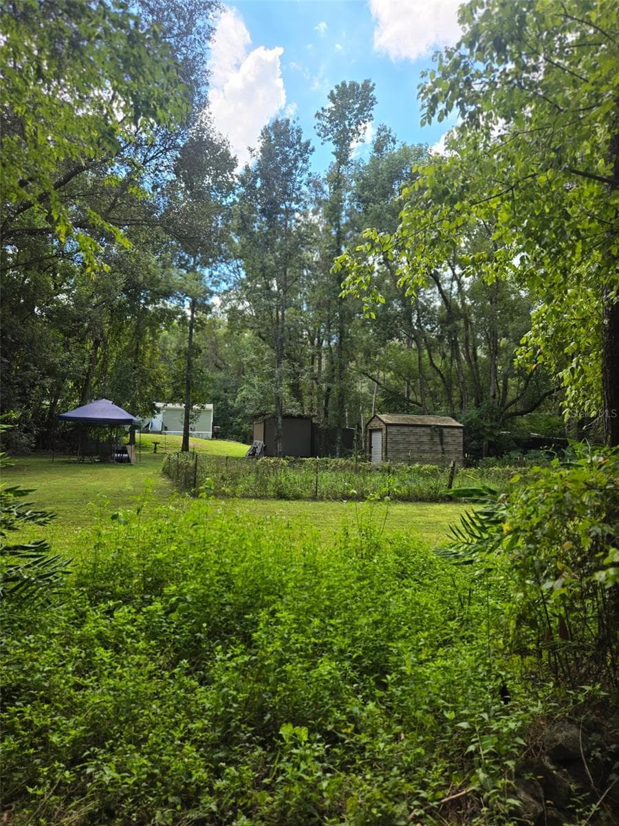 Manufactured Home at 19995 MANECKE RD, BROOKSVILLE, photo 19 of 25