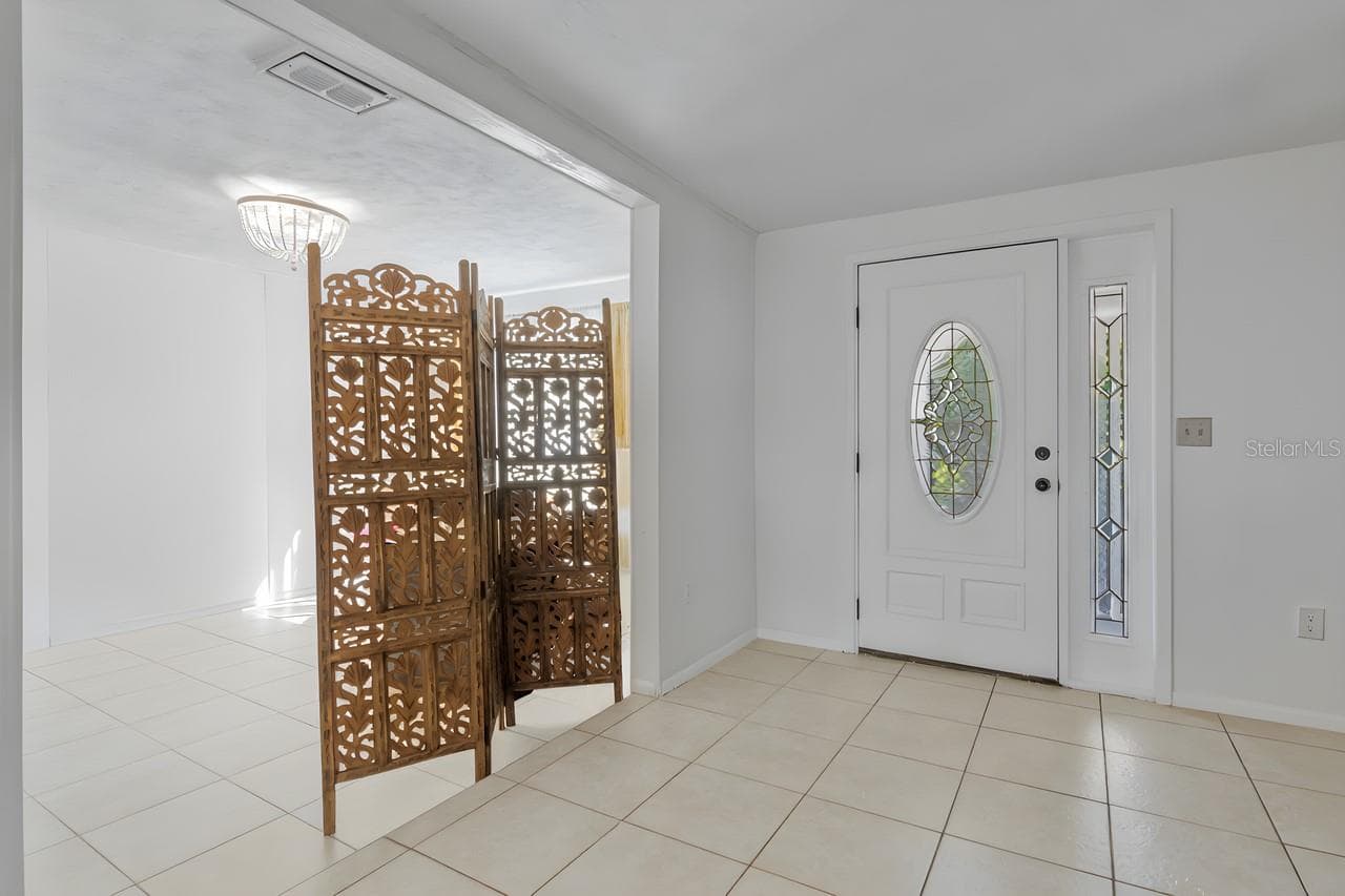 Entry and flex room w/out furniture - 11005 HARDING DR, PORT RICHEY