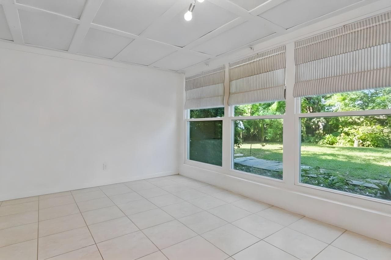 Dining space w/out furniture - 11005 HARDING DR, PORT RICHEY