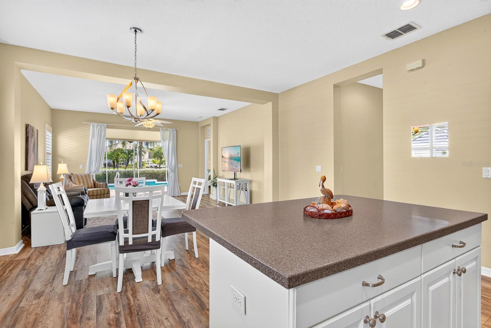 Single Family Residence at 1475 BLUE HORIZON CIR, BRADENTON, photo 6 of 40