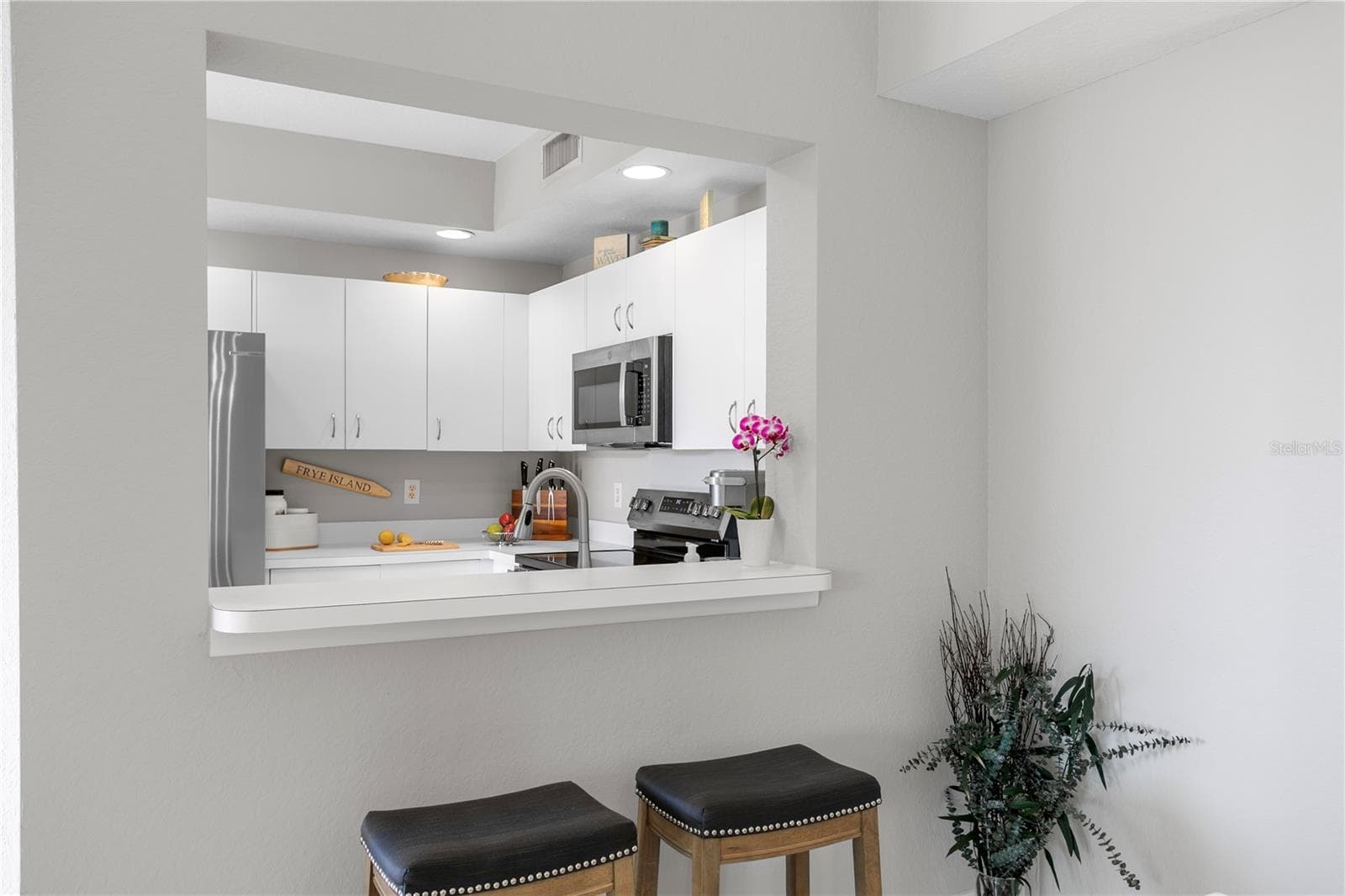 Condominium at 4750 DOLPHIN CAY LN S #107, ST PETERSBURG, photo 14 of 63