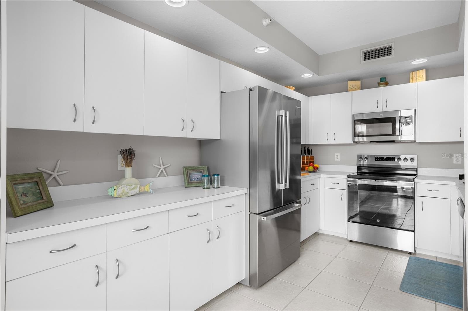 Condominium at 4750 DOLPHIN CAY LN S #107, ST PETERSBURG, photo 15 of 63