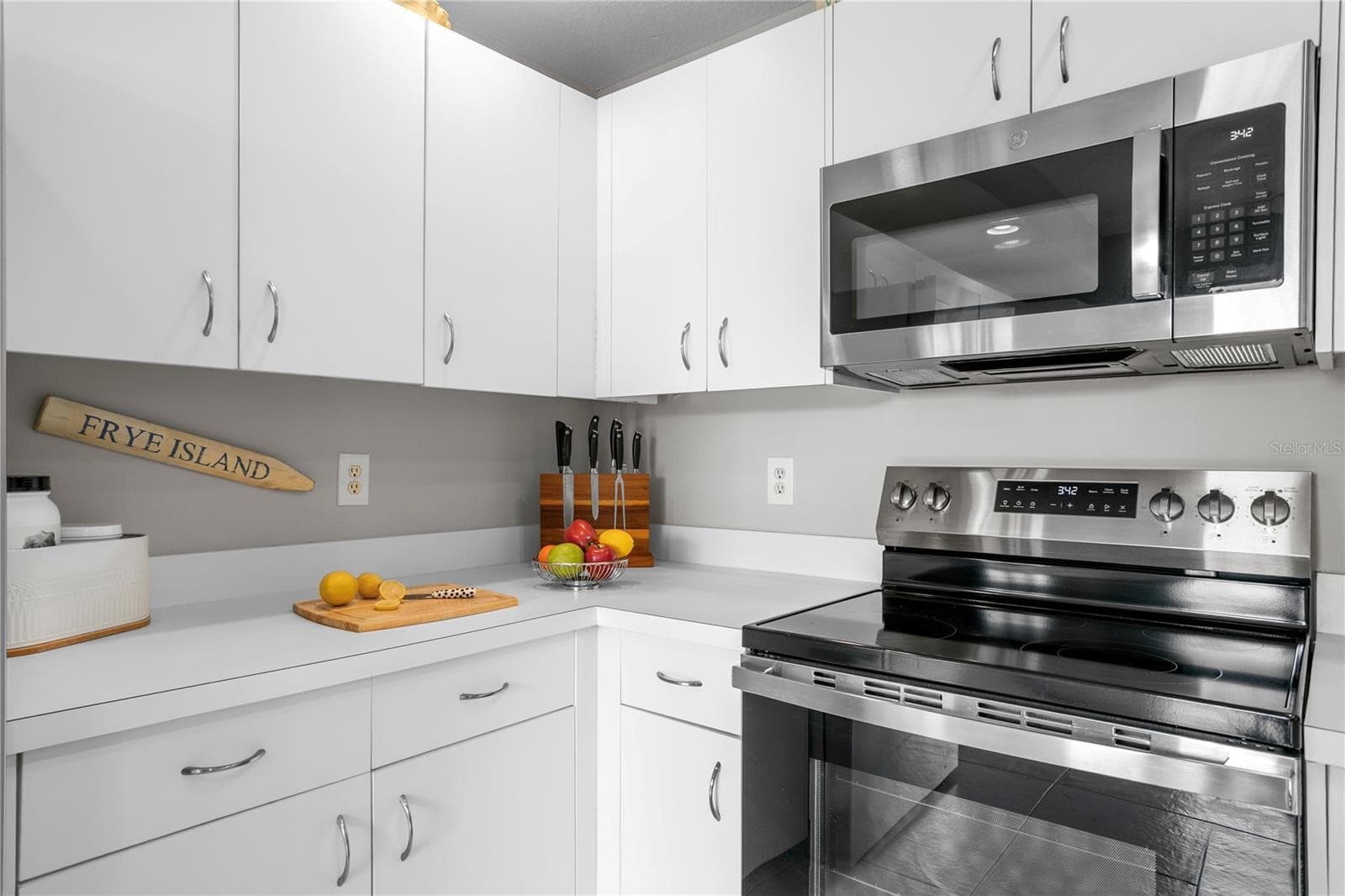 Condominium at 4750 DOLPHIN CAY LN S #107, ST PETERSBURG, photo 16 of 63